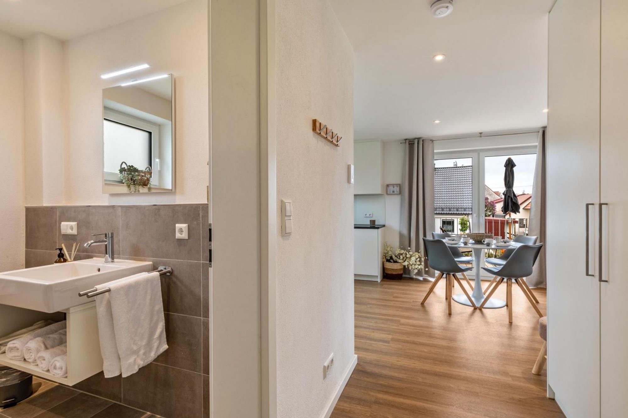 גונצבורג Studio 4 Parkside Apartments מראה חיצוני תמונה