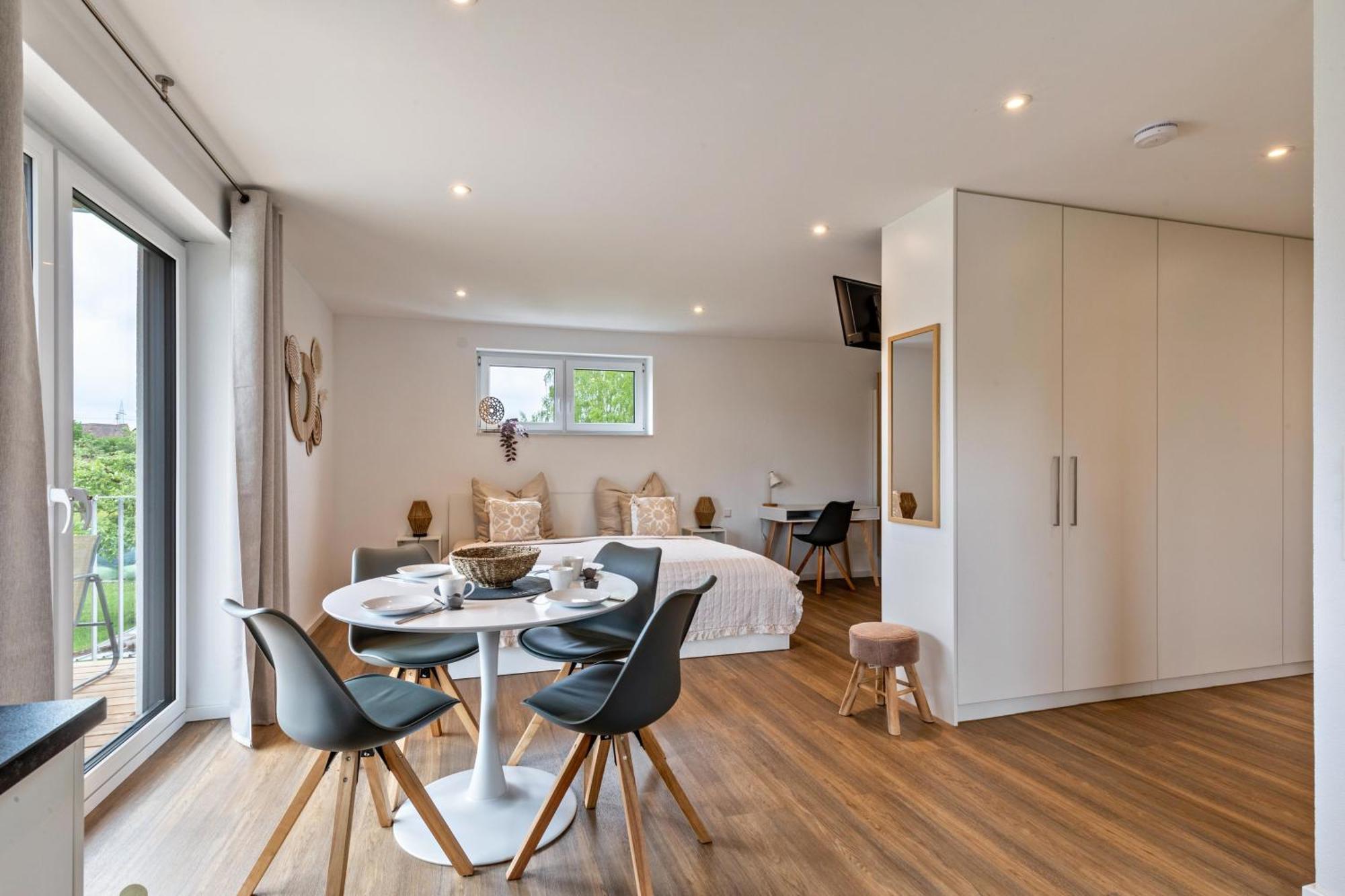 גונצבורג Studio 4 Parkside Apartments מראה חיצוני תמונה