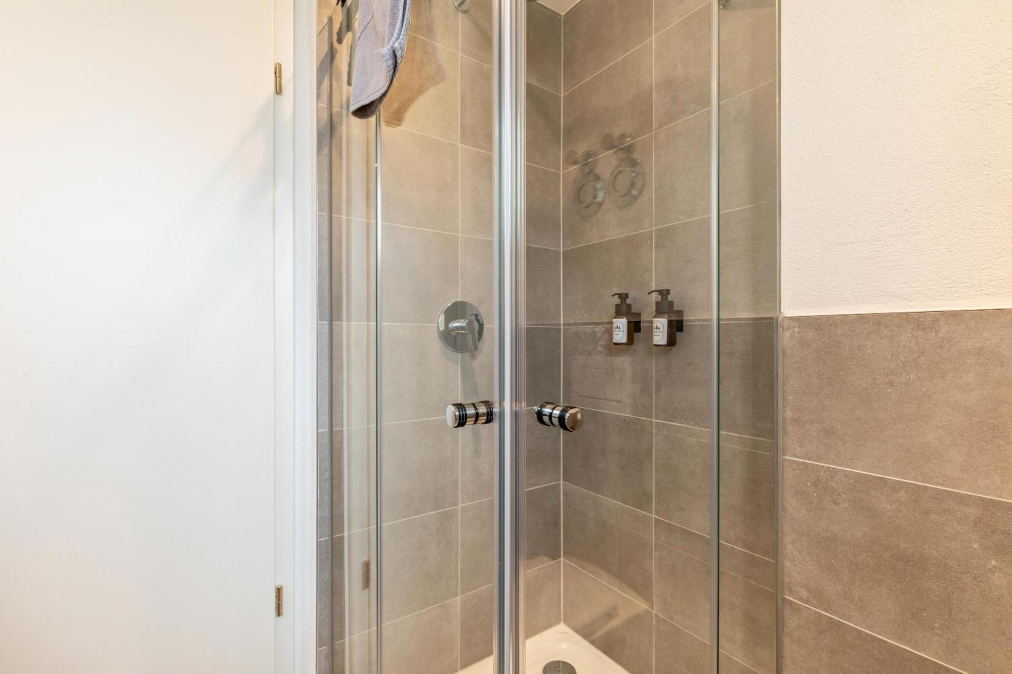 גונצבורג Studio 4 Parkside Apartments מראה חיצוני תמונה