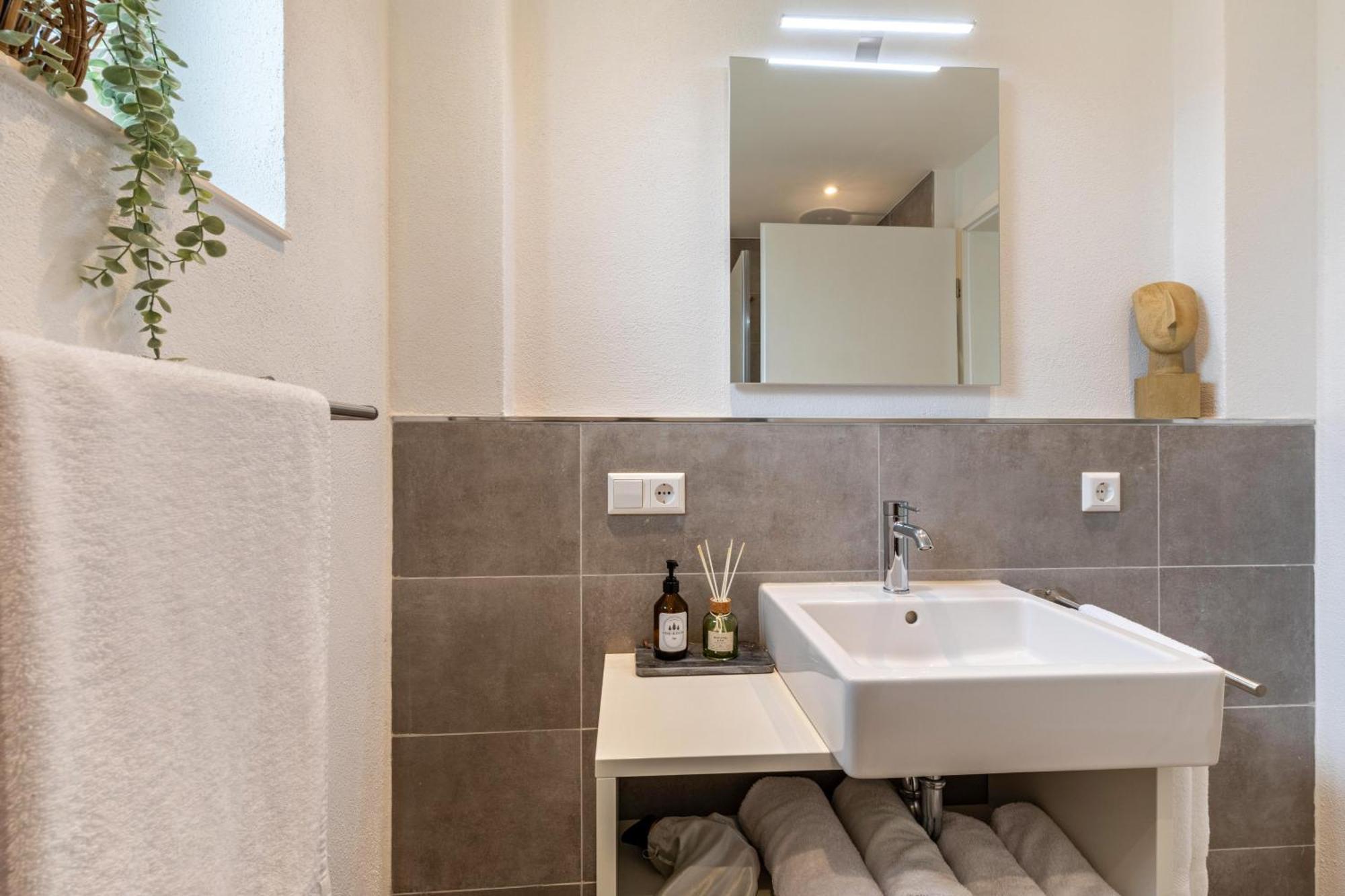 גונצבורג Studio 4 Parkside Apartments מראה חיצוני תמונה